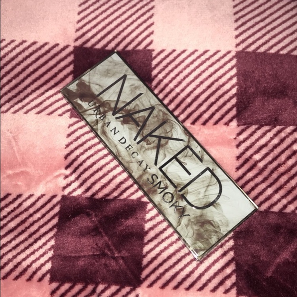 Urban Decay Naked Smoky Eyeshadow Palette